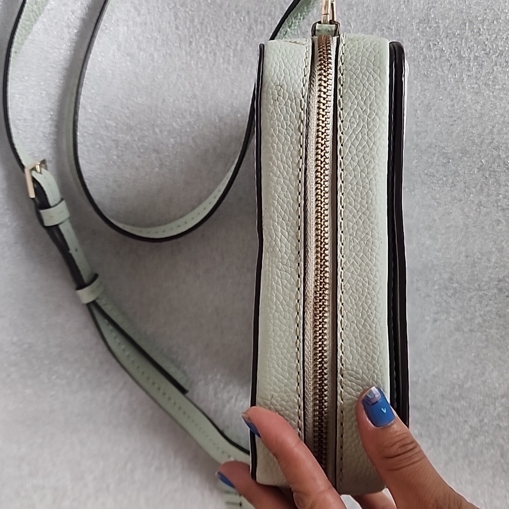 Kate Spade Crossbody Used - Picture 4 of 14